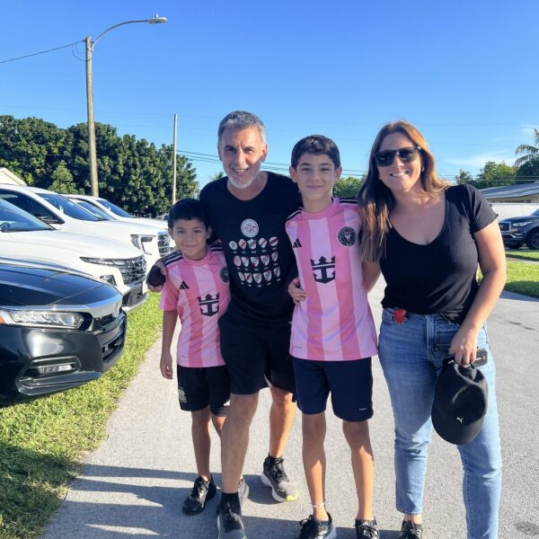 6137DF9F-5567-4F5D-A296-540540A54238